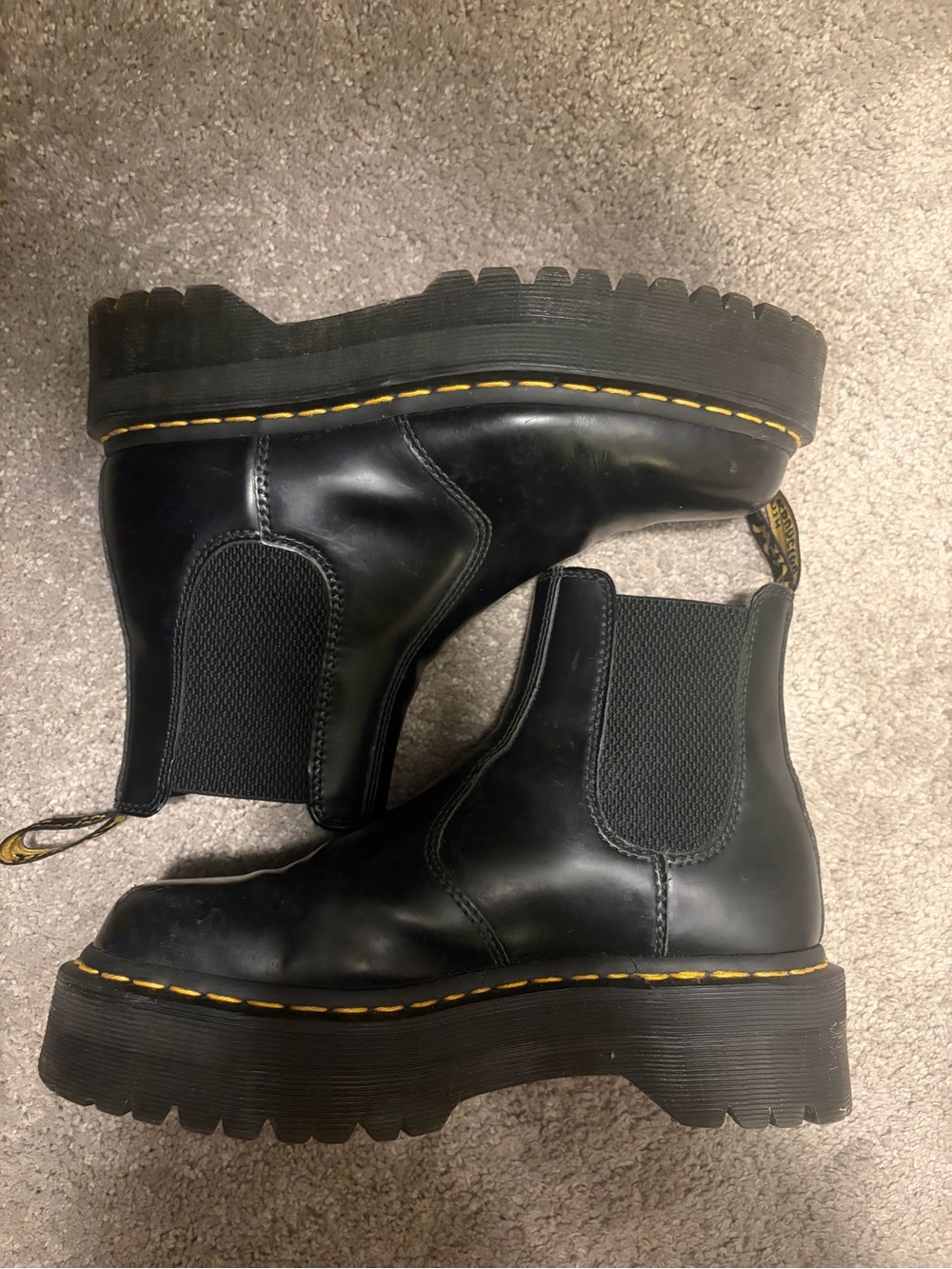Dr. Martens 2976 Smooth Leather Platform Chelsea Boot